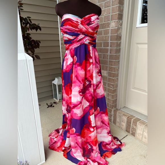 Ralph Lauren Dresses & Skirts - RALPH LAUREN s6 floral strapless gown Gorgeous, fully lined, side boning